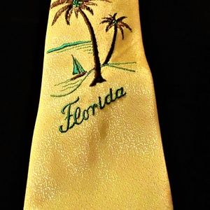 VTG 40'S YELLOW EMBROIDERED "FLORIDA" TIE